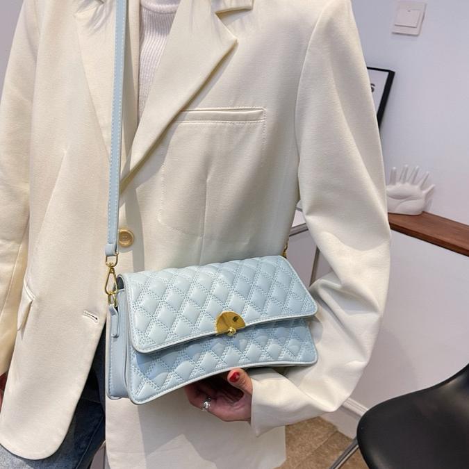 Juliet Knote Sling Bag