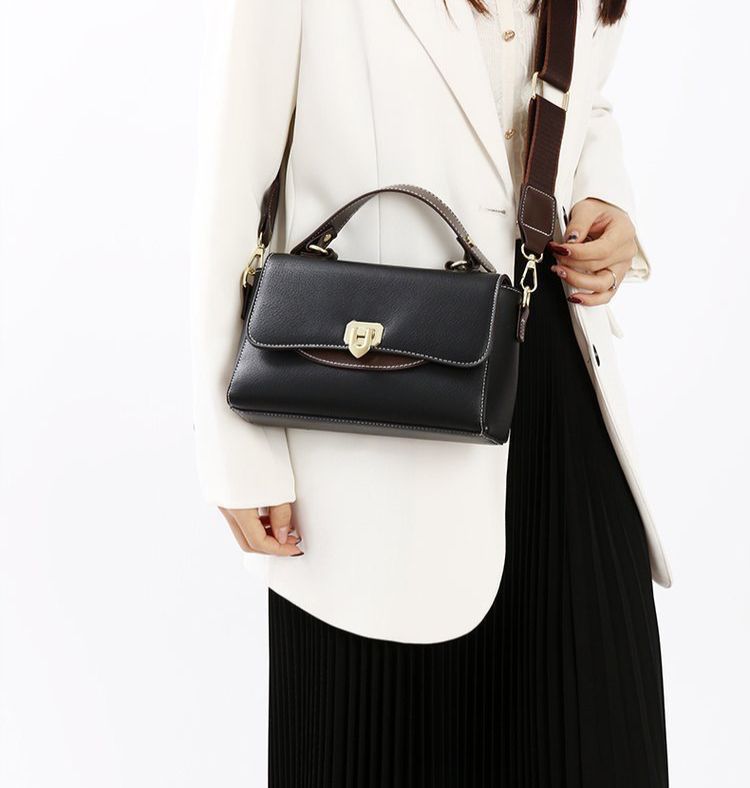 Rich Rihana Compy Hand Bag