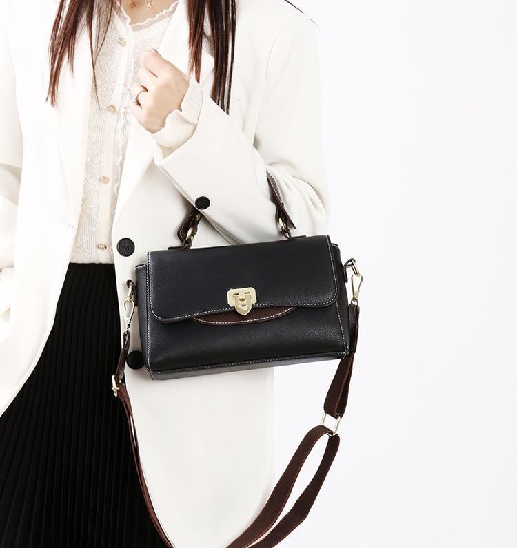 Rich Rihana Compy Hand Bag