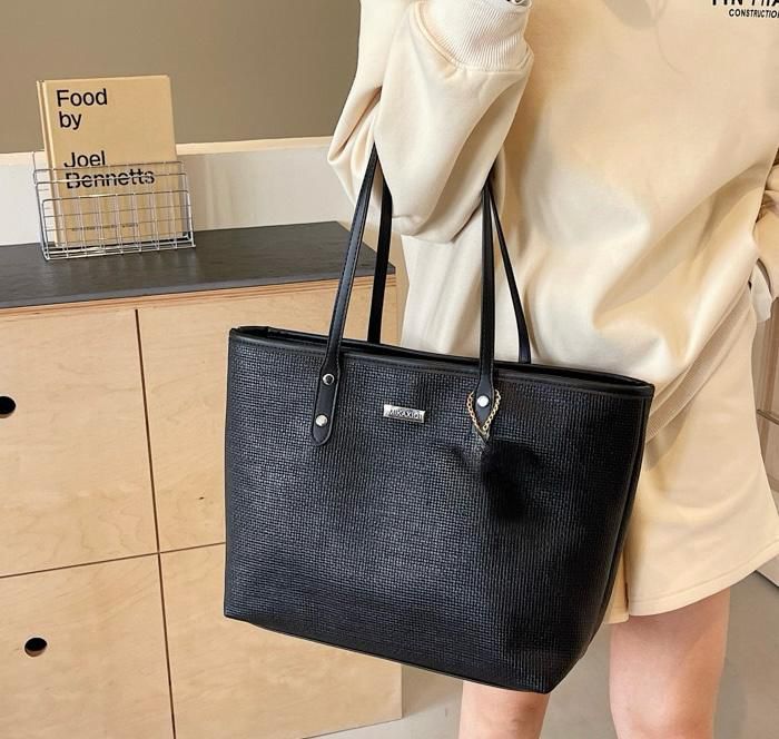 Clara Biggo Tote Bag
